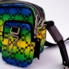 Bolsa Off-White Transversal Com Bolsinha Monograma Arrows Verde Amarelo Azul - Image 3